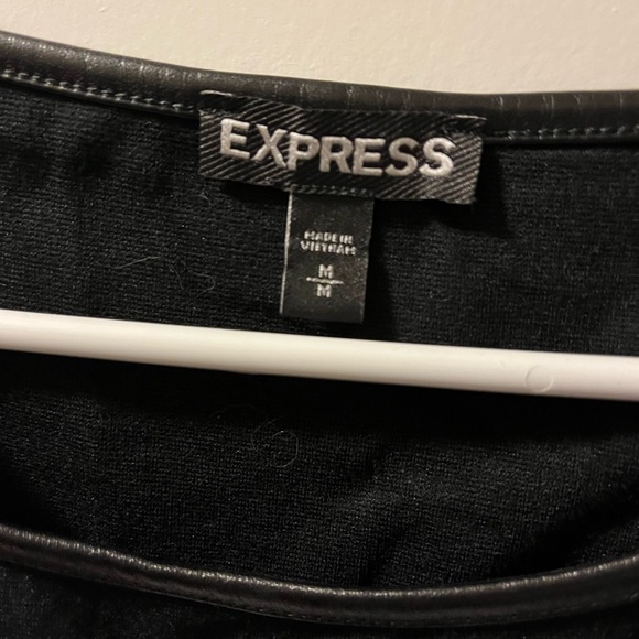 Express. Woman’s medium short sleeve sweater black white stripe texture - Picture 3 of 3